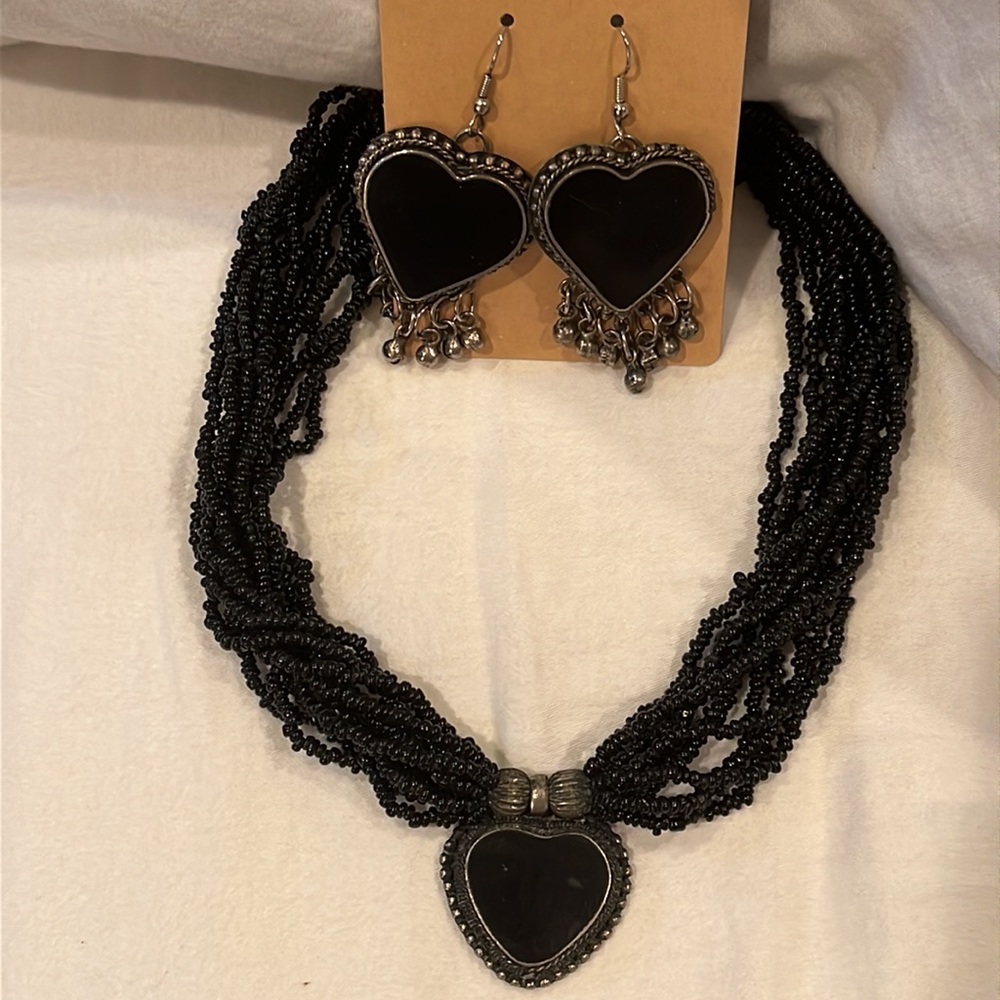 Vintage Black and silver tone Large HEART EARRINGS and NECKLACE